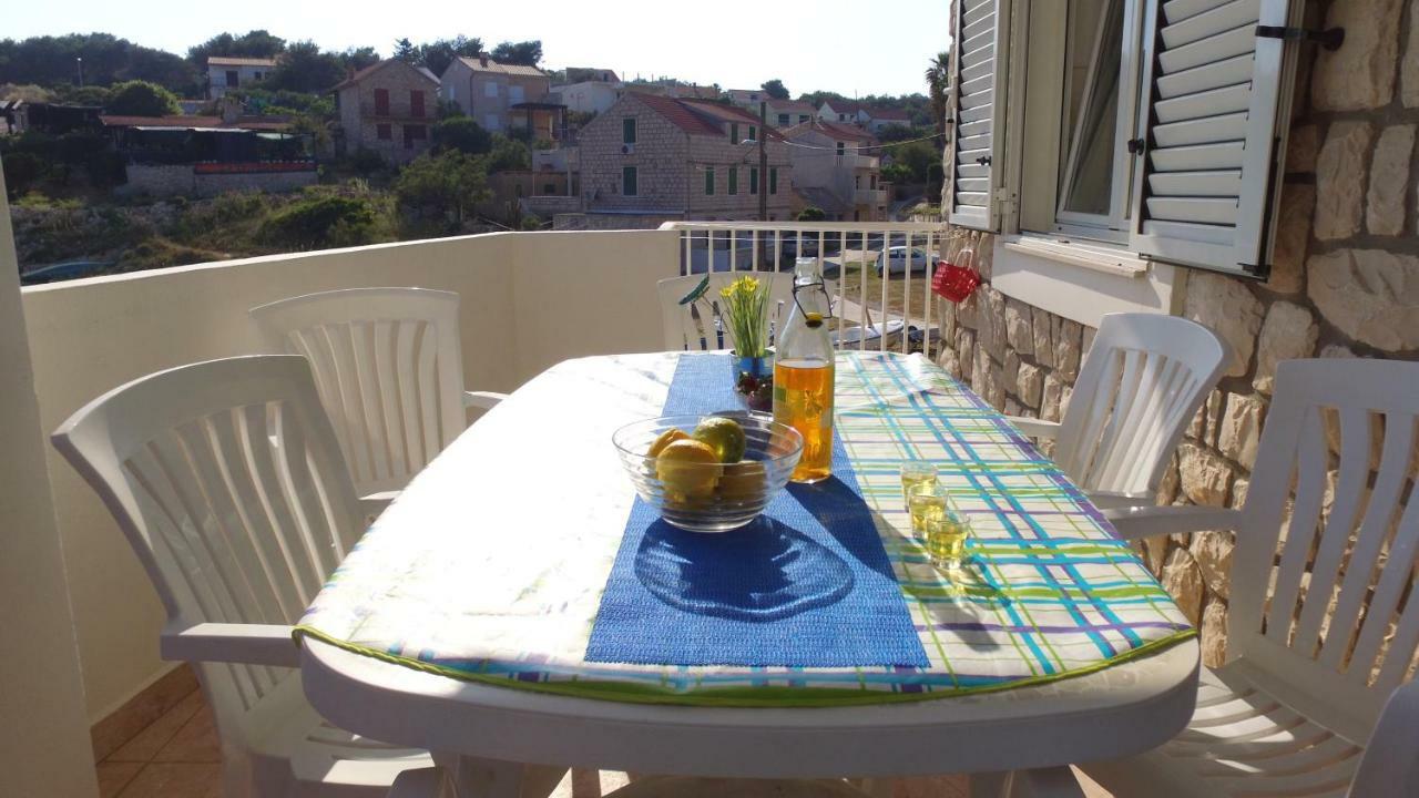 Apartment Karuza Rukavac 维斯 外观 照片