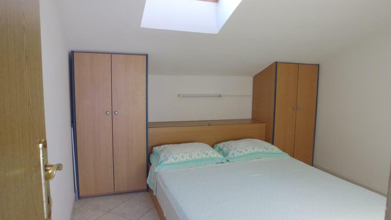 Apartment Karuza Rukavac 维斯 外观 照片